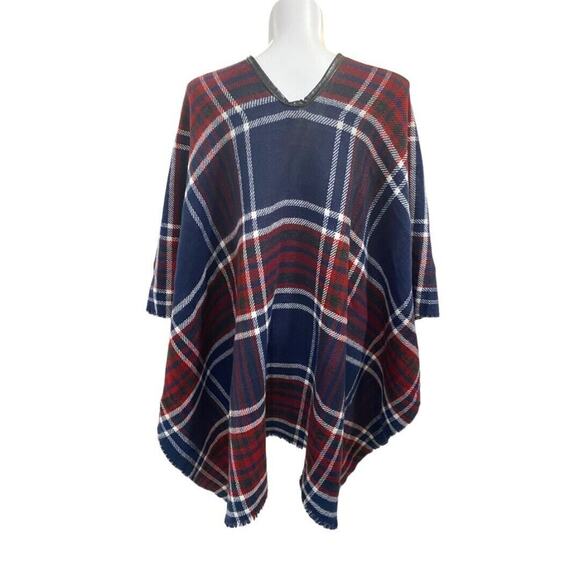 Reversible Shawl Herringbone One Side And Plaid On The Other Button Closure - Picture 8 of 9